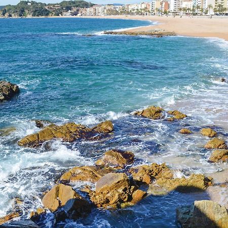 3 Bedroom Beautiful Apartment In Lloret De Mar Luaran gambar