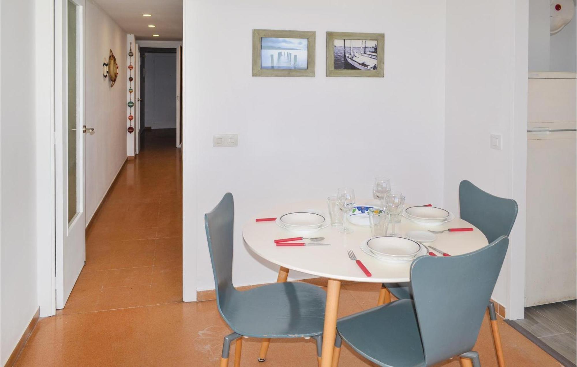 3 Bedroom Beautiful Apartment In Lloret De Mar Luaran gambar