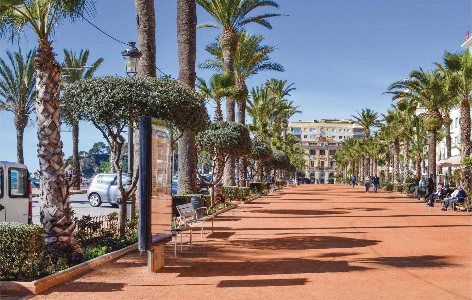 3 Bedroom Beautiful Apartment In Lloret De Mar Luaran gambar